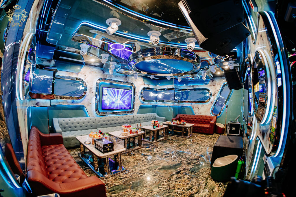 8 Lợi ích của việc hát Karaoke thường xuyên